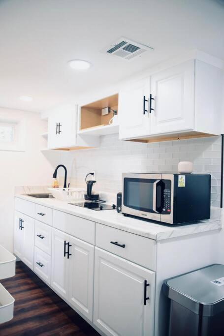 Cozy 2 Bedrooms & 1 Bath リビングストン エクステリア 写真