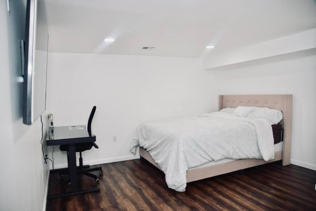 Cozy 2 Bedrooms & 1 Bath リビングストン エクステリア 写真